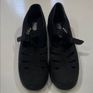 Munro Women's Black Strap Flats